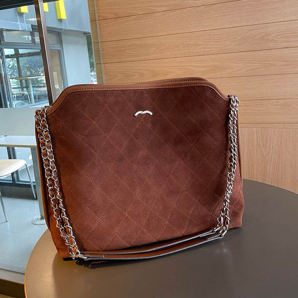 jumbo capacity women vintage large tote bag double chain quilted brown luxury handbag classic outdoor travel shoulder crossbody bag silver h
jumbo capacity women vintage large tote bag double chain quilted brown luxury handbag classic outdoor travel shoulder crossbody bag silver h