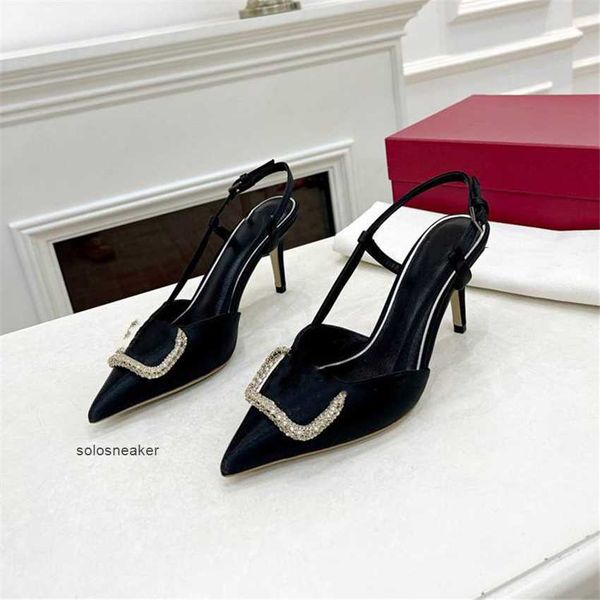 casual valentinoly fashion business dress shoes women flat leather high heel party metal buckle letter wedding shoes 03-024, Black
casual valentinoly fashion business dress shoes women flat leather high heel party metal buckle letter wedding shoes 03-024, Black