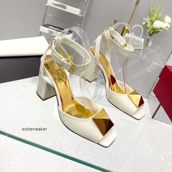 heel wedding valentinoly buckle fashion business dress metal shoes letter women party leather casual flat high shoes 03-09, Black
heel wedding valentinoly buckle fashion business dress metal shoes letter women party leather casual flat high shoes 03-09, Black