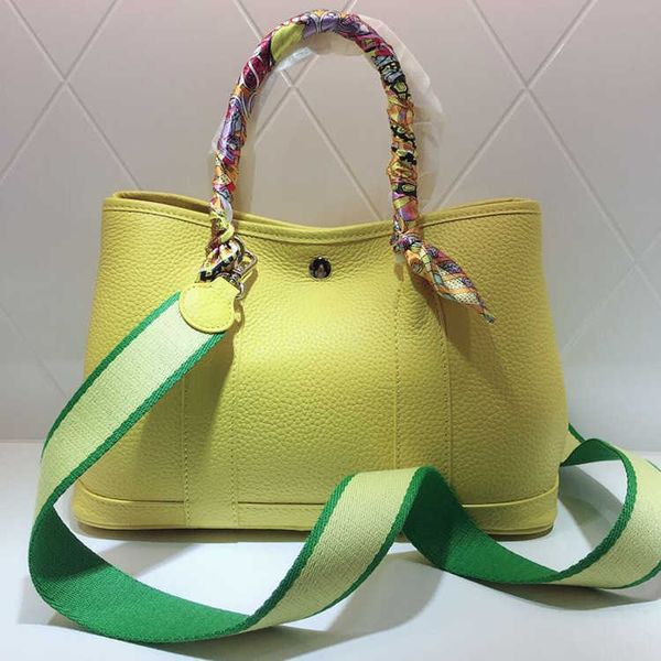 leather designer tote bags garden party new bag women's litchi pattern head cowhide fashion handheld for women 
leather designer tote bags garden party new bag women's litchi pattern head cowhide fashion handheld for women