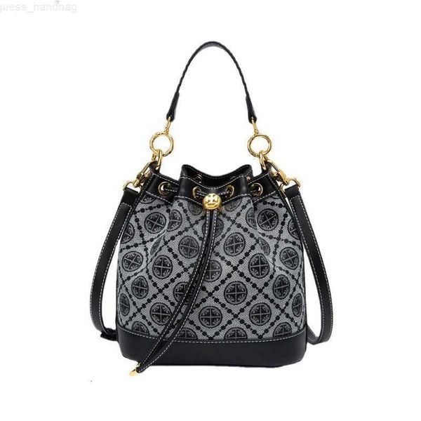 designer bag tb women's single shoulder messenger portable drawstring tote bucket 2021 new leather old flower fashion, Pink;blue
designer bag tb women's single shoulder messenger portable drawstring tote bucket 2021 new leather old flower fashion, Pink;blue
