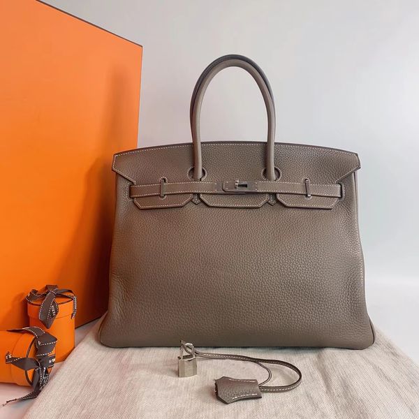 fashion shoulder bags handbag weekend men genuine leather clutch bags and scarves pochette luxurys designer tock women travel duffle crossbo
fashion shoulder bags handbag weekend men genuine leather clutch bags and scarves pochette luxurys designer tock women travel duffle crossbo