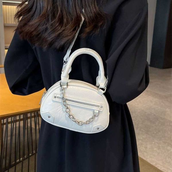 new evening bags chain small bag for women in the summer of fashion single shoulder crossbody korean versatile handbag 230704
new evening bags chain small bag for women in the summer of fashion single shoulder crossbody korean versatile handbag 230704