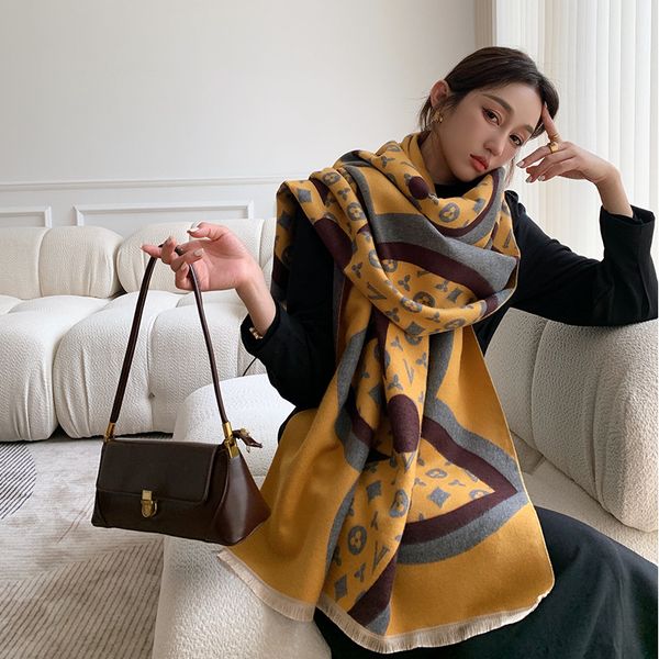 magic silk scarf french old flower four-leaf clover double-sided imitation cashmere shawl winter print cold insulation multifunctional neck, Blue;black
magic silk scarf french old flower four-leaf clover double-sided imitation cashmere shawl winter print cold insulation multifunctional neck, Blue;black