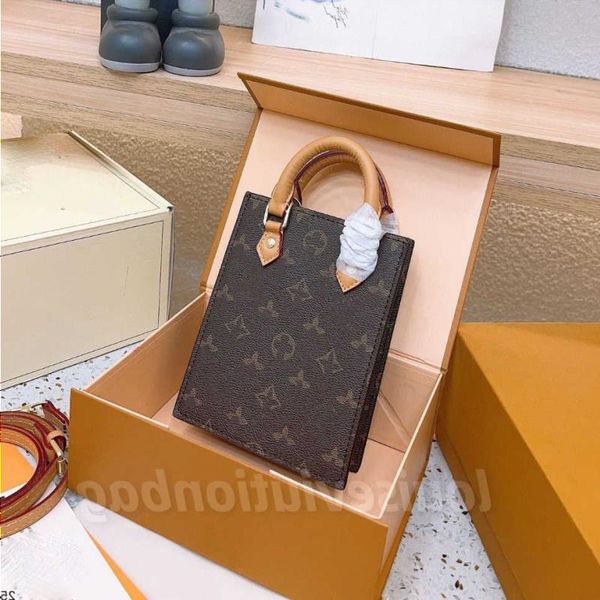 lm40156v petit sac plat handbag m81295 detachable and adjustable shoulder strap mini tote new sheet designer music bags delicate compact sin
lm40156v petit sac plat handbag m81295 detachable and adjustable shoulder strap mini tote new sheet designer music bags delicate compact sin