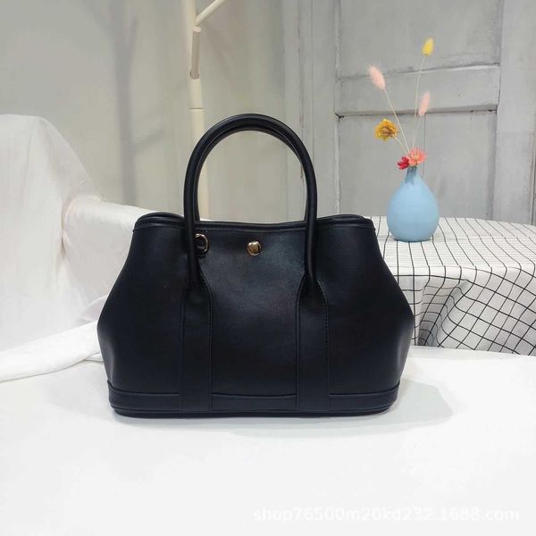 classic hemrres tote bags garden party new women's 2023 mother bag garden bucket heart shaped double shoulder with candy color large ca
classic hemrres tote bags garden party new women's 2023 mother bag garden bucket heart shaped double shoulder with candy color large ca
