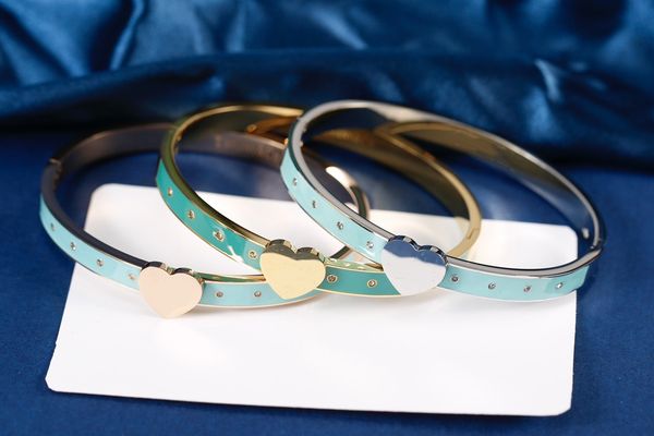 luxurys designers cuffs bracelets blue quality mark designer bracelet luxury jewelry couple style for women wedding accessories, Black
luxurys designers cuffs bracelets blue quality mark designer bracelet luxury jewelry couple style for women wedding accessories, Black