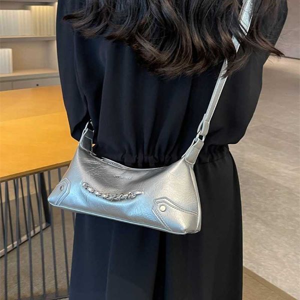evening bags and fashionable niche women's bag minimalist stylish versatile solid color popular single shoulder underarm 230704
evening bags and fashionable niche women's bag minimalist stylish versatile solid color popular single shoulder underarm 230704
