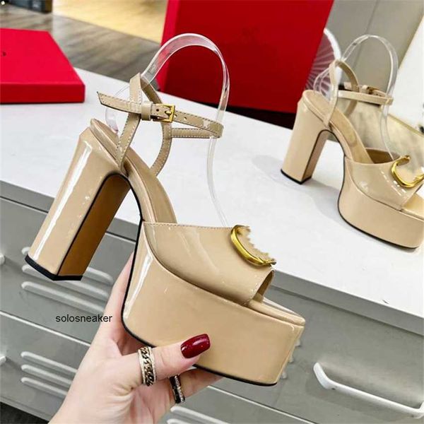 dress high valentinoly party popular flat business women wedding sandals leather summer heels casual luxury brand slippers 04-09, Black
dress high valentinoly party popular flat business women wedding sandals leather summer heels casual luxury brand slippers 04-09, Black