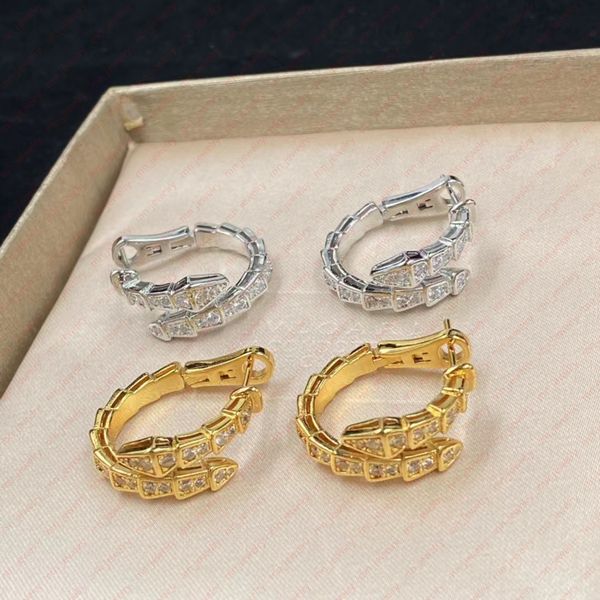 personalized snake-shaped ear beats. luxurious stud earrings for women. european and american simple fashion, classic designer earrings. fas, Golden;silver
personalized snake-shaped ear beats. luxurious stud earrings for women. european and american simple fashion, classic designer earrings. fas, Golden;silver