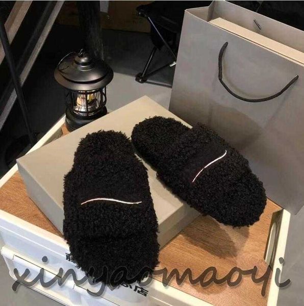 designer luxury women's slippers women's fall/winter fluffy slippers warm letter sandals comfortable home slippers black slippers
designer luxury women's slippers women's fall/winter fluffy slippers warm letter sandals comfortable home slippers black slippers