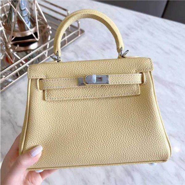 lychee pattern genuine leather kellies classics crossbody shoulder bags totes bag 18cm/22cm/25cm/28cm gold/sliver buckle handbags authentic
lychee pattern genuine leather kellies classics crossbody shoulder bags totes bag 18cm/22cm/25cm/28cm gold/sliver buckle handbags authentic