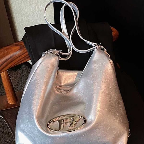 new evening bags small design chain bag for women's fashionable and versatile high capacity texture handheld one shoulder backpack 2307
new evening bags small design chain bag for women's fashionable and versatile high capacity texture handheld one shoulder backpack 2307
