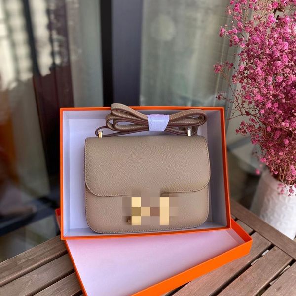 kangkang leather oblique span one-shoulder stewardess bag net red light luxury fashion cowhide tofu bag star with the same big-name temperam
kangkang leather oblique span one-shoulder stewardess bag net red light luxury fashion cowhide tofu bag star with the same big-name temperam