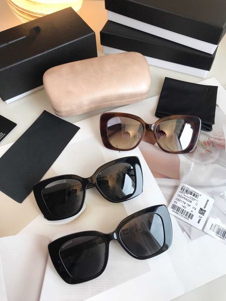 2023 new style small fragrance large box female letter diamond eyeglasses leg ch5422 sunglasses, White;black
2023 new style small fragrance large box female letter diamond eyeglasses leg ch5422 sunglasses, White;black