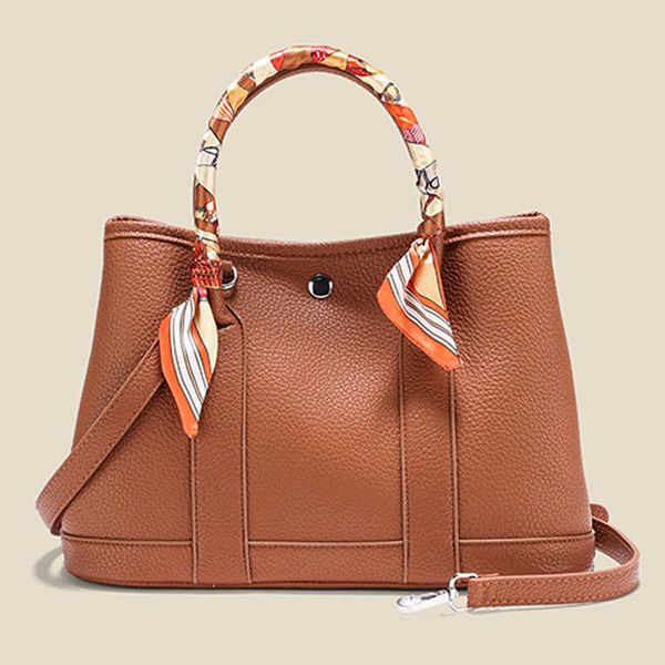 designer bags garden party 2023 new simple lychee pattern silk scarf one shoulder crossbody bag fashion street shoot large capacity trendy w
designer bags garden party 2023 new simple lychee pattern silk scarf one shoulder crossbody bag fashion street shoot large capacity trendy w