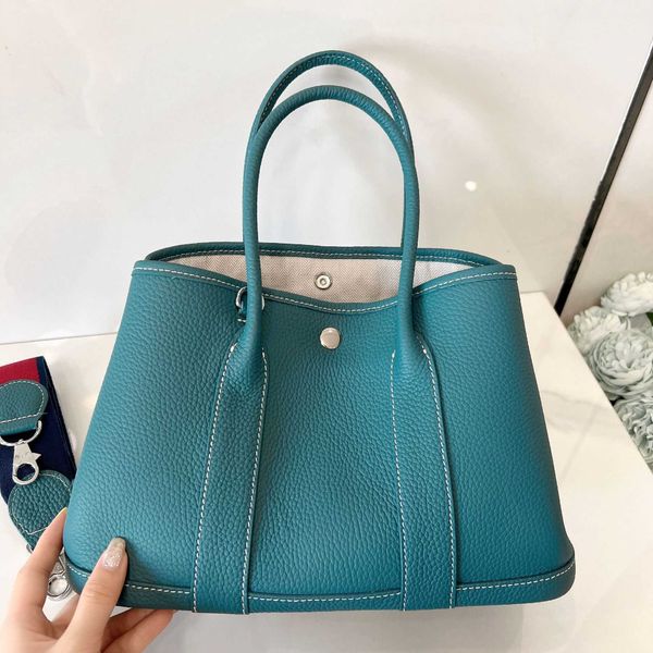designer bags garden party leather 2023 new garden bag with lychee grain layer cow single shoulder messenger large capacity portable versati
designer bags garden party leather 2023 new garden bag with lychee grain layer cow single shoulder messenger large capacity portable versati