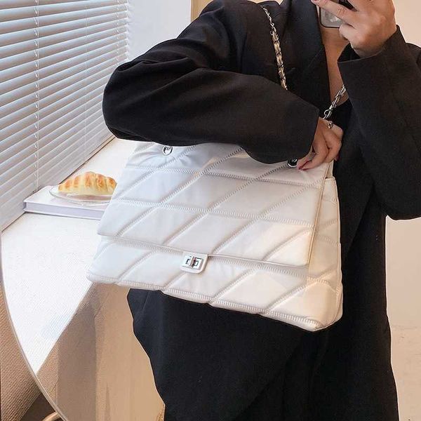lady evening bags advanced quality chain tote bag for women's lingge versatile one shoulder large capacity crossbody underarm 230704
lady evening bags advanced quality chain tote bag for women's lingge versatile one shoulder large capacity crossbody underarm 230704