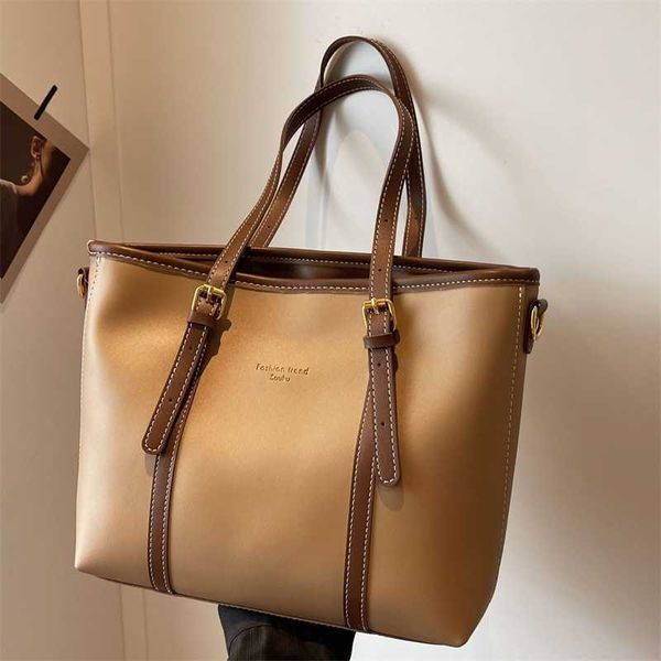 evening bags large capacity tote bag for women new fashion summer commuter versatile big handheld one shoulder handbag 230704
evening bags large capacity tote bag for women new fashion summer commuter versatile big handheld one shoulder handbag 230704
