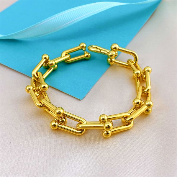 titanium steel chain bracelet u-shaped horseshoe buckle ladies women classic golden letter t designer luxury anniversary gift girlfriend non, Black
titanium steel chain bracelet u-shaped horseshoe buckle ladies women classic golden letter t designer luxury anniversary gift girlfriend non, Black