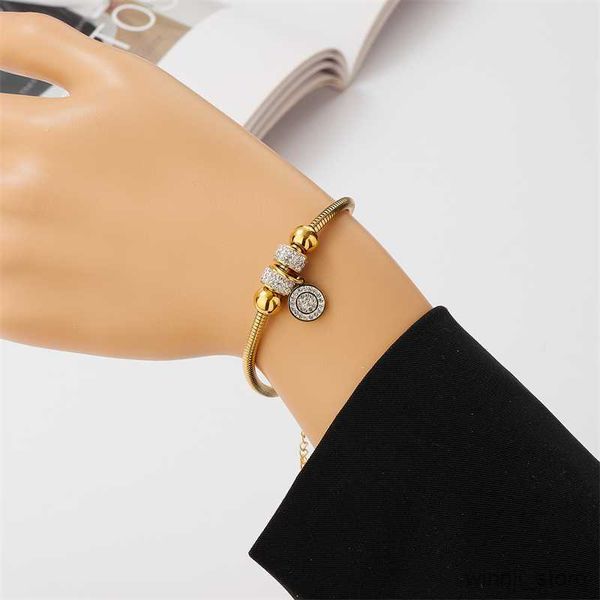 charm bracelets stainless steel new fashion fine jewelry styles embed butterfly charm thick snake chain bracelets for women r230704, Golden;silver
charm bracelets stainless steel new fashion fine jewelry styles embed butterfly charm thick snake chain bracelets for women r230704, Golden;silver