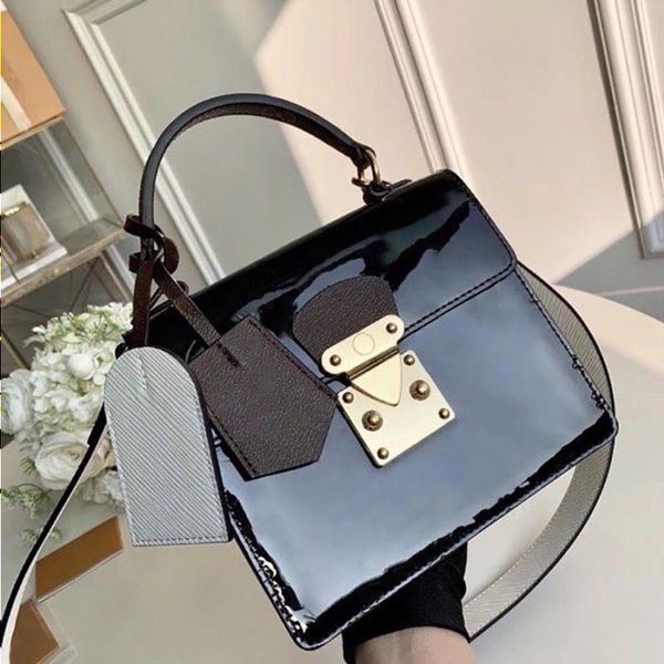 lm40156v genuine leather handbag designer crossbody bag 17cm patent leather flap bag delicate knockoff evening bag with box yl096
lm40156v genuine leather handbag designer crossbody bag 17cm patent leather flap bag delicate knockoff evening bag with box yl096