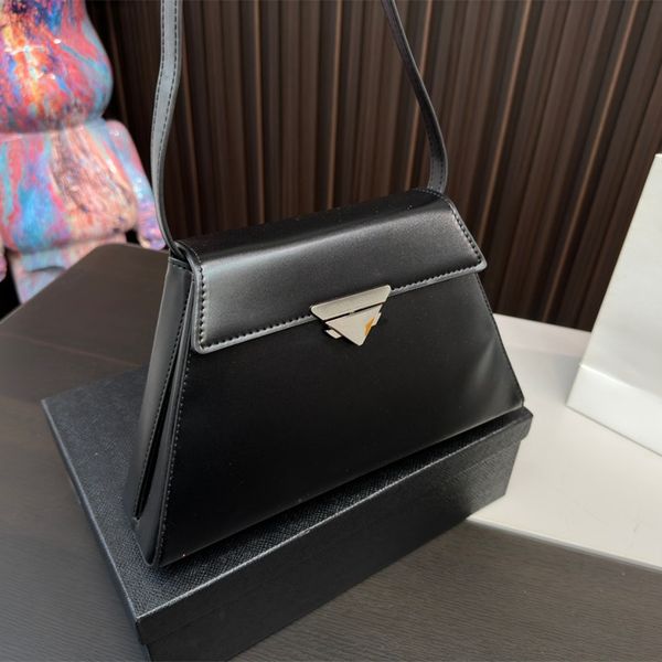pppp bags designers women shoulder classic style fashion lady handbags single shoulder crossbody bag leisure commuting saddle bag p-1
pppp bags designers women shoulder classic style fashion lady handbags single shoulder crossbody bag leisure commuting saddle bag p-1