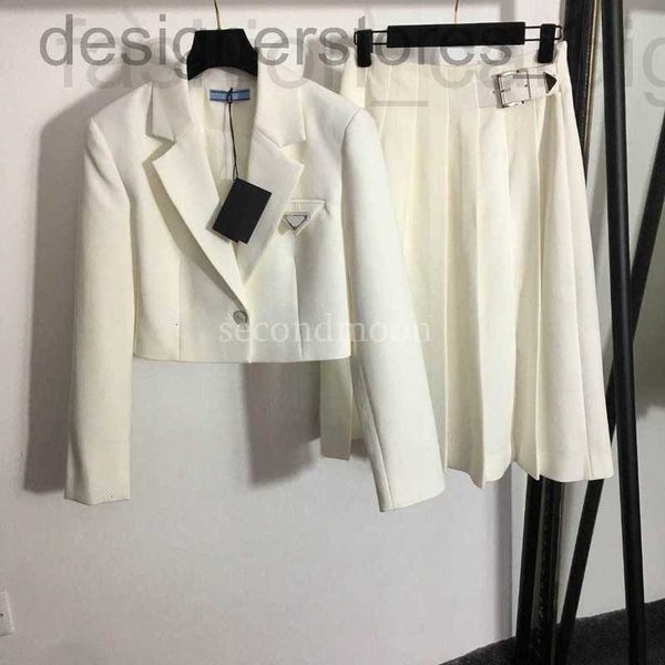 two piece dress designer women business style lapel neck suit jacket triangle badge decoration skirts high waist pleated skirt q23j b936, White
two piece dress designer women business style lapel neck suit jacket triangle badge decoration skirts high waist pleated skirt q23j b936, White