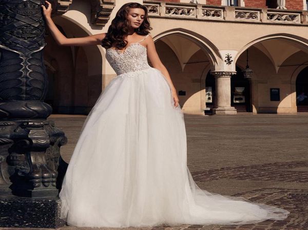 spaghetti strips aline wedding dresses appliques lace bridal gowns modest bandage back long robe de mariee formal wedding we5687576, White
spaghetti strips aline wedding dresses appliques lace bridal gowns modest bandage back long robe de mariee formal wedding we5687576, White
