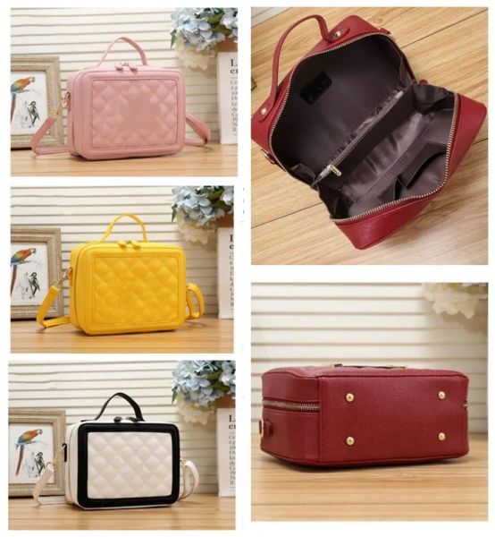 handbag shoulder women's bag designer fashion shopping bottegas crossbody bag leather envelope wallet square bag
handbag shoulder women's bag designer fashion shopping bottegas crossbody bag leather envelope wallet square bag