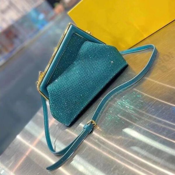 luxurys designers 2023 fashion women messenger bags nylon shoulder bags handbags women crossbody bags saddle bag duffle bag
luxurys designers 2023 fashion women messenger bags nylon shoulder bags handbags women crossbody bags saddle bag duffle bag