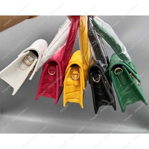 2023 summer new fashion summer fashion bags foreign style women designer taschen portable shoulder simple color chain messenger small square
2023 summer new fashion summer fashion bags foreign style women designer taschen portable shoulder simple color chain messenger small square