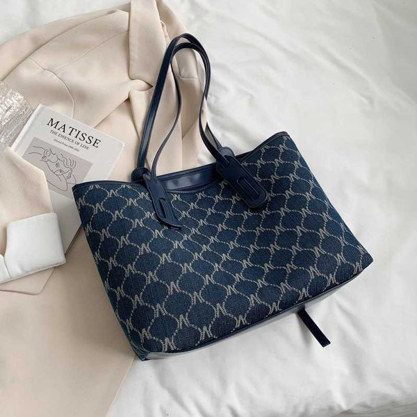 lady evening bags large capacity bag women's summer fashion commuting shoulder class portable tote 230704
lady evening bags large capacity bag women's summer fashion commuting shoulder class portable tote 230704