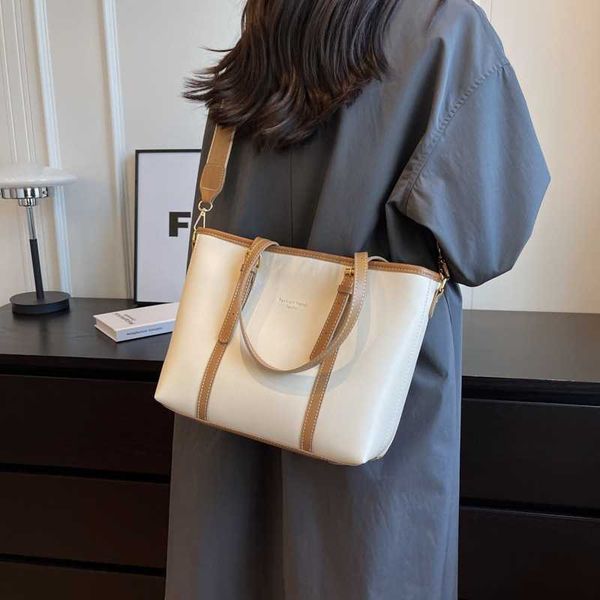 evening bags large capacity tote bag women fashion summer commuter versatile big handheld shoulder handbag 230704
evening bags large capacity tote bag women fashion summer commuter versatile big handheld shoulder handbag 230704