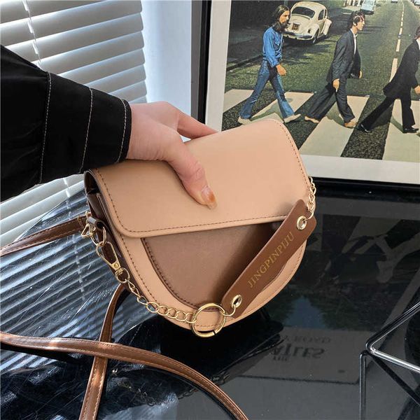 westernized texture bag for women in a new versatile and atmospheric solid color chain saddle bag with high aesthetic value and personalized
westernized texture bag for women in a new versatile and atmospheric solid color chain saddle bag with high aesthetic value and personalized