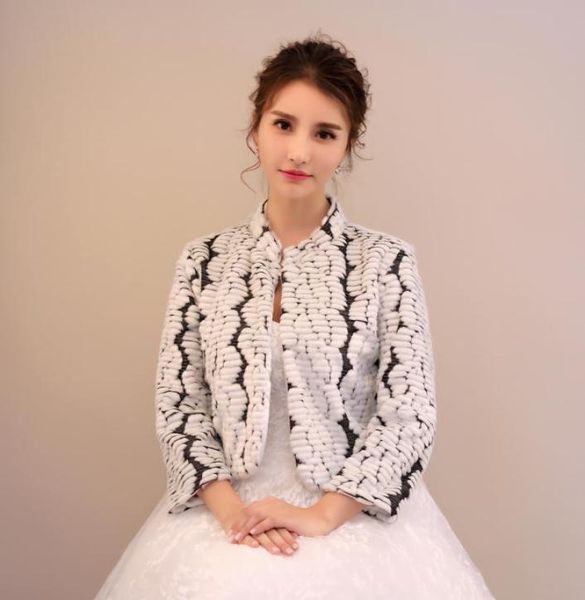 elegant 2019 high collar 34 long sleeves black white strips wedding jackets soft fur cloak fast delivery bolero whole w5377960
elegant 2019 high collar 34 long sleeves black white strips wedding jackets soft fur cloak fast delivery bolero whole w5377960