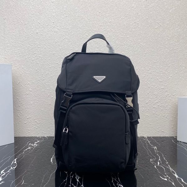 2vz135 new men's and women's backpack high-end quality schoolbag side with classic color 3 bars decorative upper body effect is ve
2vz135 new men's and women's backpack high-end quality schoolbag side with classic color 3 bars decorative upper body effect is ve