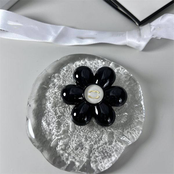 double letter c pins women luxury designer gold brooches brand logo crystal pearl ccity brooch men suit pin jewelry accessories 78976, Gray
double letter c pins women luxury designer gold brooches brand logo crystal pearl ccity brooch men suit pin jewelry accessories 78976, Gray