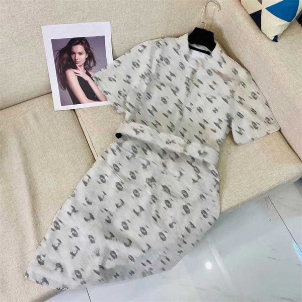 summer casual print dresses jacquard fabric waist-slimming fashion versatile skirt zipper pocket shirt skirts designer dress for women 55, Black;gray
summer casual print dresses jacquard fabric waist-slimming fashion versatile skirt zipper pocket shirt skirts designer dress for women 55, Black;gray