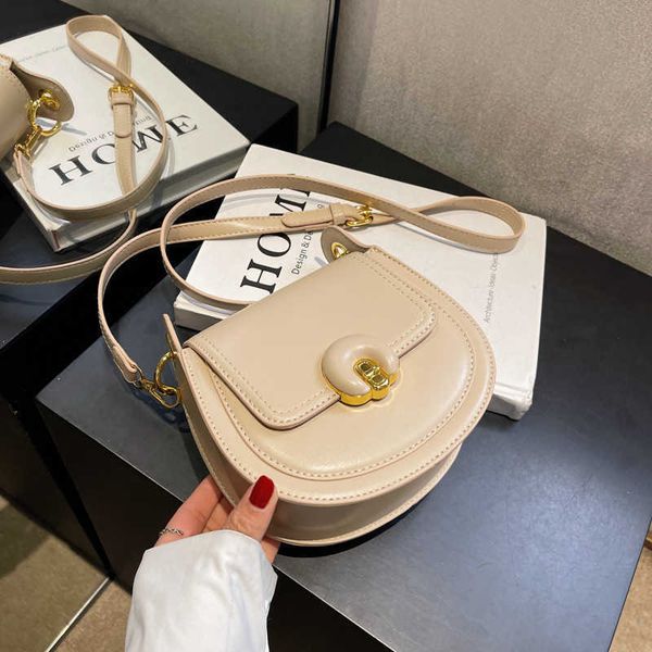 baobao women's new version foreigner versatile high grade one shoulder crossbody bag solid color small fragrance saddle bag
baobao women's new version foreigner versatile high grade one shoulder crossbody bag solid color small fragrance saddle bag