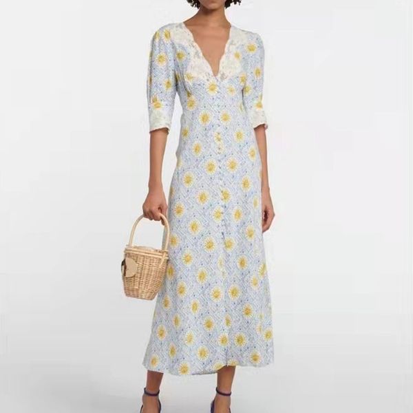 2023designer dress french women designer clothing temperament printed high waisted panel lace v-neck dress mid length, Black;gray
2023designer dress french women designer clothing temperament printed high waisted panel lace v-neck dress mid length, Black;gray