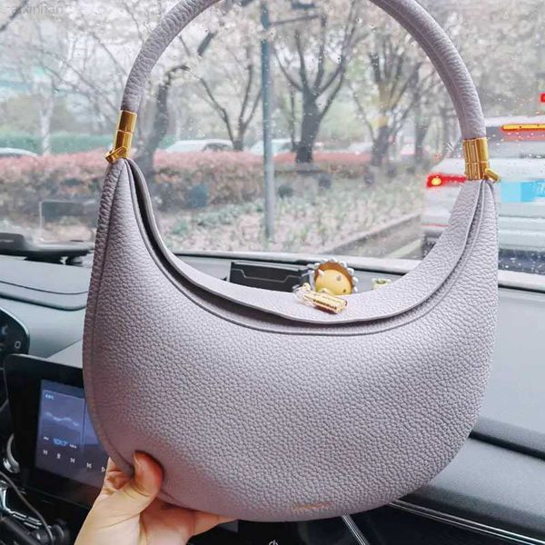 song songmont series crescent 2023 new moon single shoulder portable diagonal straddle underarm bag
song songmont series crescent 2023 new moon single shoulder portable diagonal straddle underarm bag