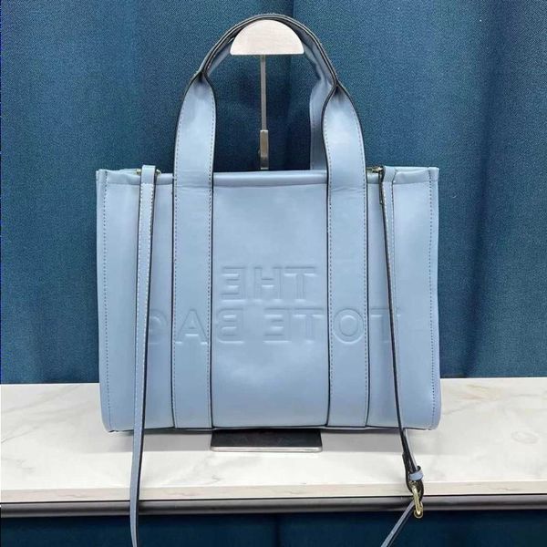 lm40156v designer bag 2022 tote new fashion premium one shoulder new high appearance
lm40156v designer bag 2022 tote new fashion premium one shoulder new high appearance