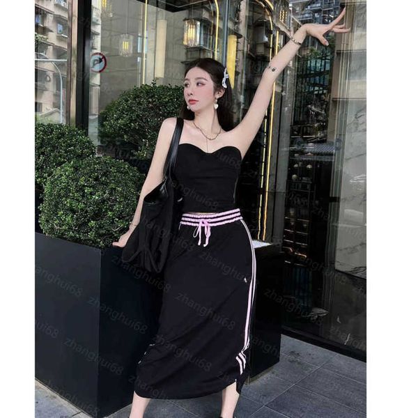 23ss womens designer clothing designer skirts yarn-dyed casual skirt with side logo embroidery slit skirt women clothes a1, Black
23ss womens designer clothing designer skirts yarn-dyed casual skirt with side logo embroidery slit skirt women clothes a1, Black