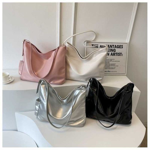 evening bags large capacity bag for women new simple and versatile one shoulder oblique straddle commuter tote 230704
evening bags large capacity bag for women new simple and versatile one shoulder oblique straddle commuter tote 230704