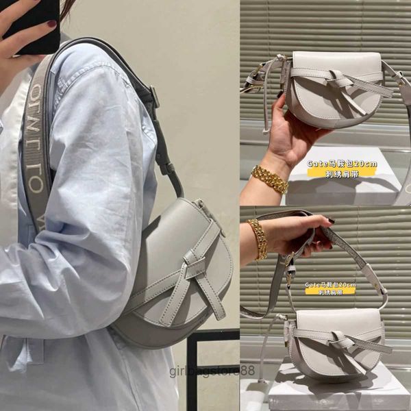 gate loewsbag spain bags girl lady bag designer saddle embroidered wide shoulder strap mini bow crossbody large capacity commuter dumplings
gate loewsbag spain bags girl lady bag designer saddle embroidered wide shoulder strap mini bow crossbody large capacity commuter dumplings