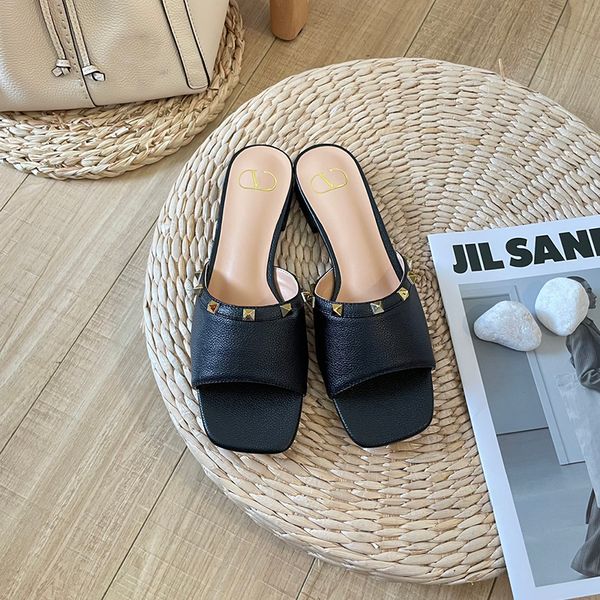 slipper designer slipper luxury women sandals letter rivets design women slide fashion style slippers temperament hundred with send gift box, Black
slipper designer slipper luxury women sandals letter rivets design women slide fashion style slippers temperament hundred with send gift box, Black