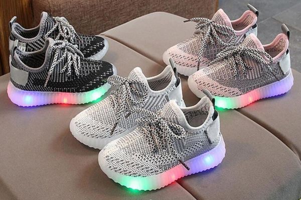 toddler boy sneakers children baby boys mesh led light luminous running sport sneaker shoes8932656, Black;red
toddler boy sneakers children baby boys mesh led light luminous running sport sneaker shoes8932656, Black;red