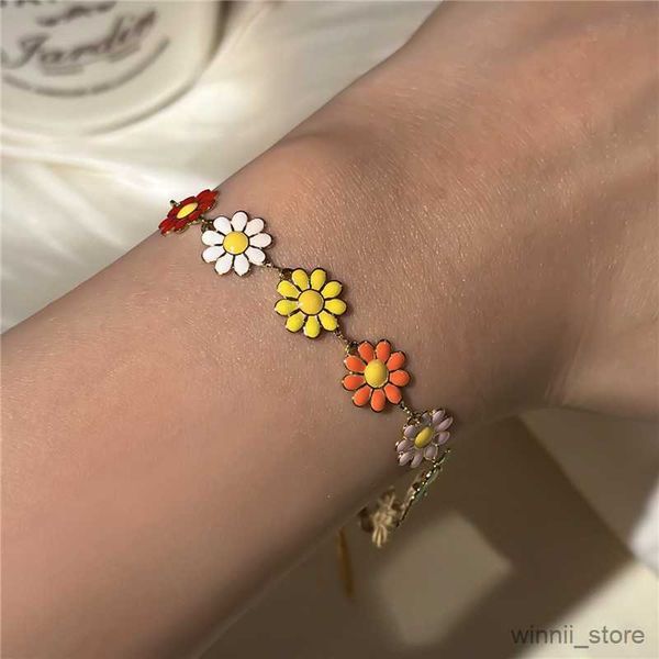 charm bracelets sweet flower bracelet for women fashion charm sun flower metal chain bracelets bangle friendship jewelry gifts r230704, Golden;silver
charm bracelets sweet flower bracelet for women fashion charm sun flower metal chain bracelets bangle friendship jewelry gifts r230704, Golden;silver