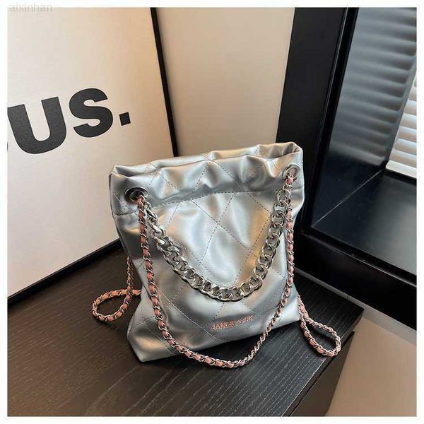 lingge chain women's capacity 2023 new summer small and high end one shoulder crossbody bucket bag
lingge chain women's capacity 2023 new summer small and high end one shoulder crossbody bucket bag